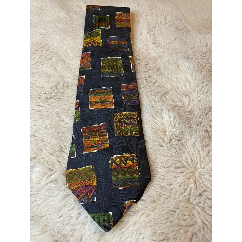 HUGO BOSS Mens NeckTie Silk 100% Art Geometric Colors Made In Italy 57